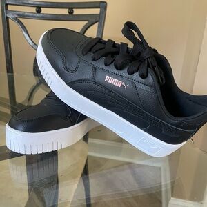 New!!! Puma Womens Carina Street Black Casual Shoes/Sneakers Size 7